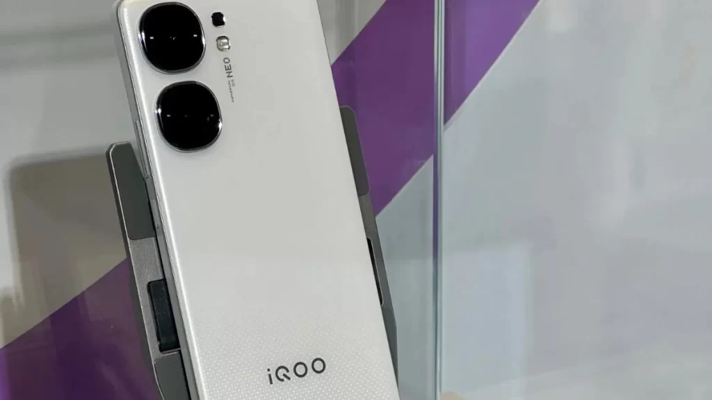 Nokia Zeno Lite vs. iQOO Neo 9s Pro+: 200MP Cameras, 8500mAh Battery!